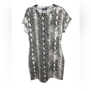 Snakeskin Print t shirt Dress kLD size large